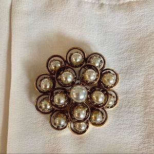 Vintage pearl broach